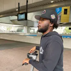 Posłuchaj wykonawcy Lul Finesse, obejrzyj teledyski, przeczytaj biografię, zobacz daty tras koncertowych i nie tylko!