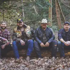 Écoutez Whiskey on the Rocks, regardez des vidéoclips, lisez la biographie, consultez les dates de tournée et plus encore !