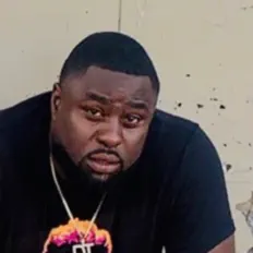 Dther सुनें, म्यूज़िक वीडियो देखें, बायो पढ़ें, दौरे की तारीखें और बहुत कुछ देखें!