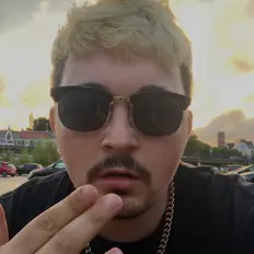 Luister naar Sidney140, bekijk muziekvideo's, lees de bio, bekijk de tourdata, en meer!