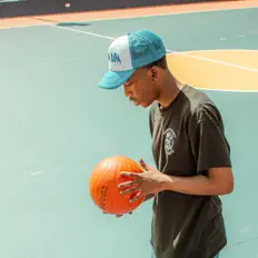 Poslechněte si interpreta Jasotheboy, sledujte hudební videa, přečtěte si životopis, podívejte se na data turné a další informace.