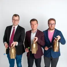 Ouve Clocks in Motion, vê vídeos de música, lê a biografia, vê as datas da digressão e muito mais!