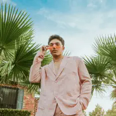 Roman Rougeを聴いたり、ミュージックビデオを鑑賞したり、経歴やツアー日程などを確認したりしましょう！