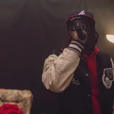 Ajak सुनें, म्यूज़िक वीडियो देखें, बायो पढ़ें, दौरे की तारीखें और बहुत कुछ देखें!