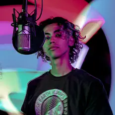 收听 TheNternetboy、观看音乐视频、阅读小传、查看巡演日期等 ！