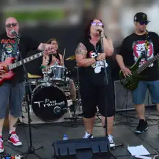 Escucha a Post Traumatik, mira videos musicales, lee su biografía, consulta las fechas de las gira y más.