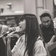 Escucha a Ami, mira videos musicales, lee su biografía, consulta las fechas de las gira y más.