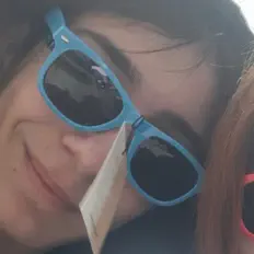 Ouve EasyZibo, vê vídeos de música, lê a biografia, vê as datas da digressão e muito mais!