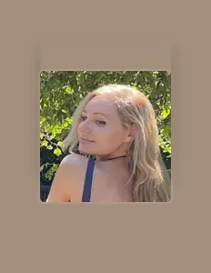Naomi Elizabethを聴いたり、ミュージックビデオを鑑賞したり、経歴やツアー日程などを確認したりしましょう！