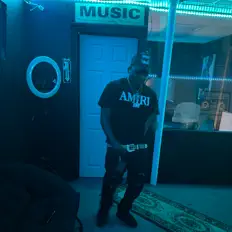 Don Shiii सुनें, म्यूज़िक वीडियो देखें, बायो पढ़ें, दौरे की तारीखें और बहुत कुछ देखें!