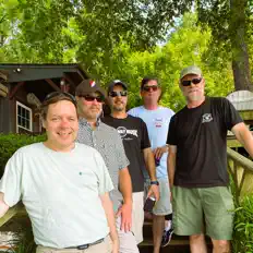 Escucha a Pet Moose Project, mira vídeos musicales, lee la biografía, consulta fechas de giras y mucho más.