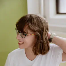 Dengarkan Andrea Arthur, tonton video musik, baca bio, lihat tanggal tur & lainnya!