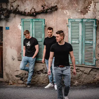 Listen to Rooftop Heroes, watch music videos, read bio, see tour dates & more!