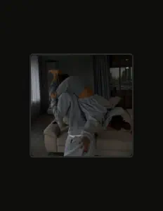 收听 shelovestvyone!、观看音乐视频、阅读小传、查看巡演日期等 ！