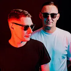 Faze2 सुनें, म्यूज़िक वीडियो देखें, बायो पढ़ें, दौरे की तारीखें और बहुत कुछ देखें!