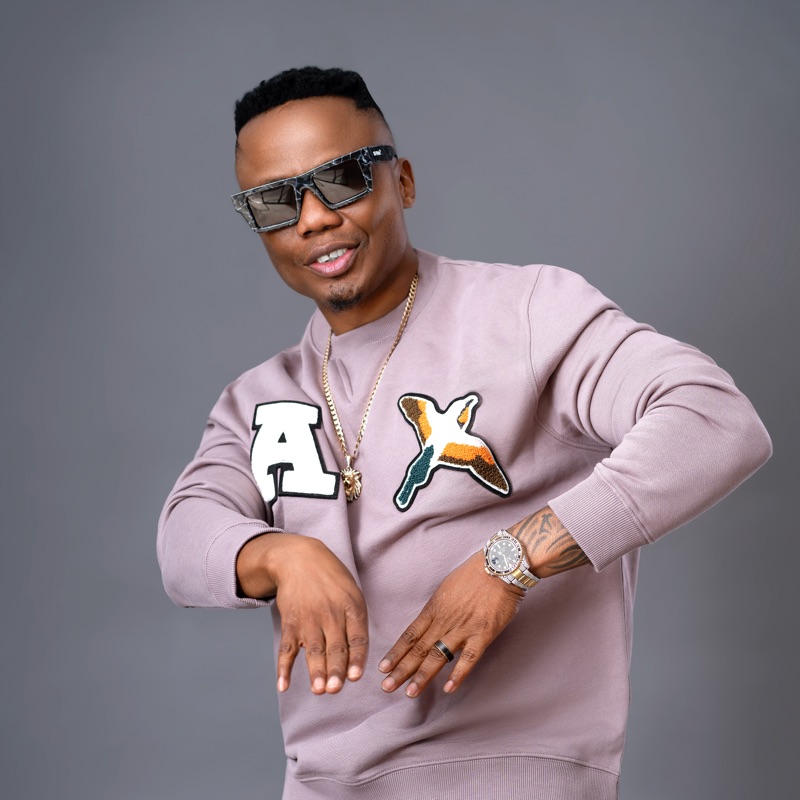 DJ Tira - Ngiyabonga Baba (feat. Jumbo & Prince Bulo)