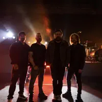 Ouça undefined, assista a videoclipes, leia a biografia, veja as datas das turnês e mais!