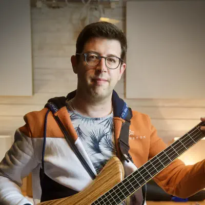 Listen to Thomas Laffont, watch music videos, read bio, see tour dates & more!