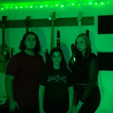 Ascolta Evergreene, guarda video musicali, leggi la biografia, vedi le date del tour & altro!