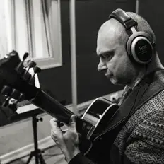 Ludmil Krumovを聴いたり、ミュージックビデオを鑑賞したり、経歴やツアー日程などを確認したりしましょう！