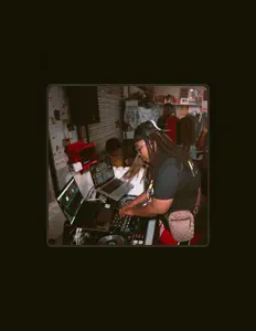 收听 SLUGG SOUNDS、观看音乐视频、阅读小传、查看巡演日期等 ！