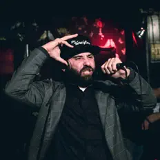 Escucha a Betarock, mira videos musicales, lee su biografía, consulta las fechas de las gira y más.