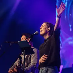 Dengarkan Joyful Noise, tonton video musik, baca bio, lihat tanggal tur & lainnya!