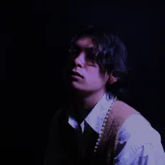 聆聽 Y.O.U、觀看音樂影片、閱讀小傳、查看巡演日期等！