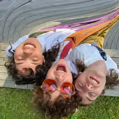 No Sex for Sandy을(를) 듣고, 뮤직 비디오를 보고, 약력을 읽고, 투어 일정 등을 확인하세요!