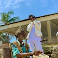 Ακούστε περιεχόμενο από Smartie, παρακολουθήστε μουσικά βίντεο, διαβάστε το βιογραφικό, δείτε ημερομηνίες περιοδείας, και πολλά ακόμη!