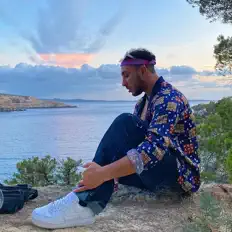 Escucha a Dany, mira videos musicales, lee su biografía, consulta las fechas de las gira y más.