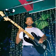 收听 Tanaka、观看音乐视频、阅读小传、查看巡演日期等 ！