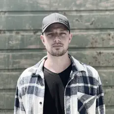 Hör dir КОТ НА РОГАХ an, schau dir Musikvideos an, lies die Biografie, finde Tourdaten und mehr!