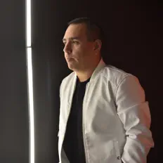 收听 Meny Fernandez、观看音乐视频、阅读小传、查看巡演日期等 ！