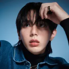 收听 Uppoompat、观看音乐视频、阅读小传、查看巡演日期等 ！