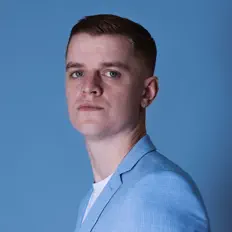 Luke La Volpeを聴いたり、ミュージックビデオを鑑賞したり、経歴やツアー日程などを確認したりしましょう！