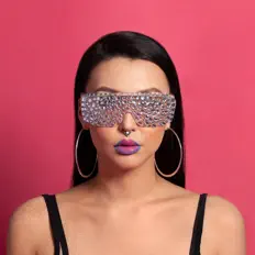 Ouça Mrs M, assista a videoclipes, leia a biografia, veja as datas das turnês e mais!