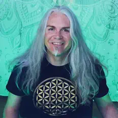 聆聽 Ben Carroll、觀看音樂影片、閱讀小傳、查看巡演日期等！