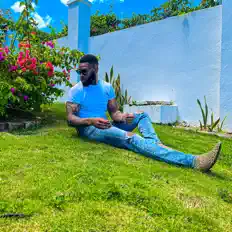 Listen to Amandi Music, watch music videos, read bio, see tour dates & more!