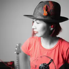 收听 ITSUKA、观看音乐视频、阅读小传、查看巡演日期等 ！