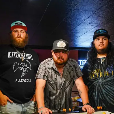 Listen to Cottonwood Crows, watch music videos, read bio, see tour dates & more!