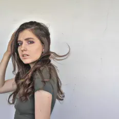 ivanka manka सुनें, म्यूज़िक वीडियो देखें, बायो पढ़ें, दौरे की तारीखें और बहुत कुछ देखें!