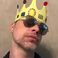 Ascolta Rubber Skulls, guarda video musicali, leggi la biografia, vedi le date del tour & altro!