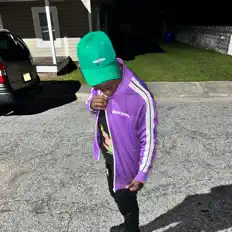 收听 Yungbayb、观看音乐视频、阅读小传、查看巡演日期等 ！