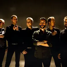 Ouça Dry River, assista a videoclipes, leia a biografia, veja as datas das turnês e mais!