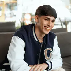 Écoutez Lexan, regardez des vidéoclips, lisez la biographie, consultez les dates de tournée et plus encore !