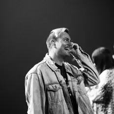 Chardon Lewisを聴いたり、ミュージックビデオを鑑賞したり、経歴やツアー日程などを確認したりしましょう！