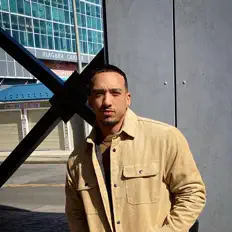 DeSaviour सुनें, म्यूज़िक वीडियो देखें, बायो पढ़ें, दौरे की तारीखें और बहुत कुछ देखें!