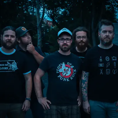 Listen to Slater et Fils, watch music videos, read bio, see tour dates & more!