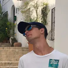 MAERTNを聴いたり、ミュージックビデオを鑑賞したり、経歴やツアー日程などを確認したりしましょう！